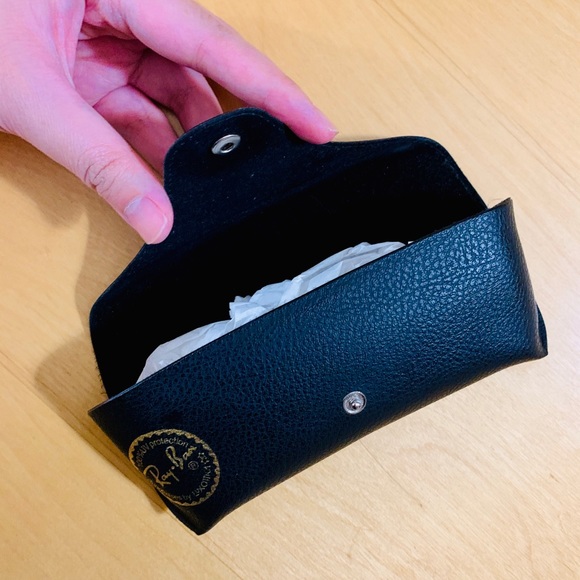 Black Ray-Ban Case - Picture 9 of 11